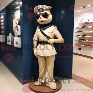 Máscara bege do soldado da...