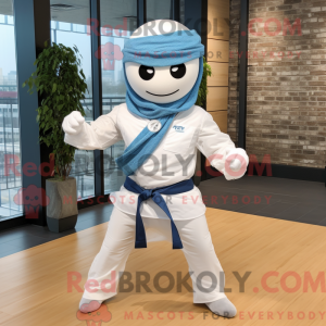 Uma figura de máscara ninja...