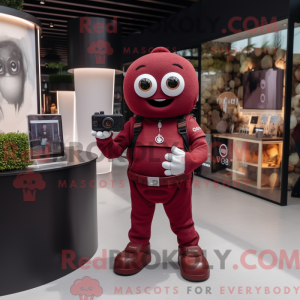 Maroon Camera maskot...