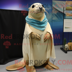 Cream Sea Lion maskot...