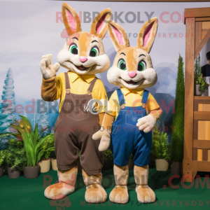 Gold Wild Rabbit maskot...