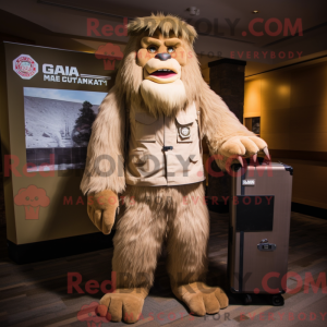 Kremowa maskotka Sasquatch...