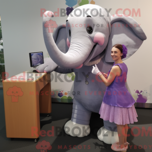 Lavender elefant maskot...