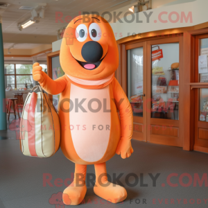 Peach Hot Dog maskot...
