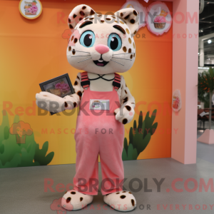 Peach Leopard maskot...