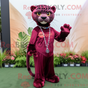 Maroon Panther maskot...