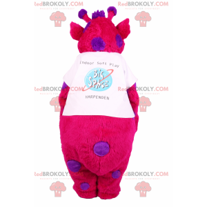 Fuchsie charakter maskot s fialovými skvrnami - Redbrokoly.com