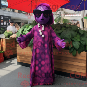 Magenta Grape maskot...