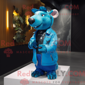 Uma figura de máscara de...
