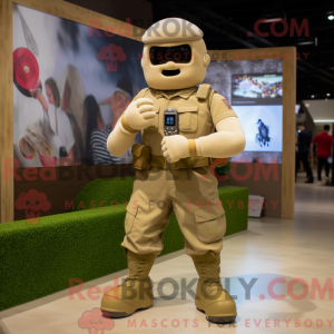 Tan Soldier maskot kostume...