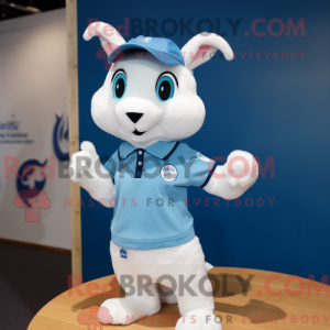 Figura de máscara azul...