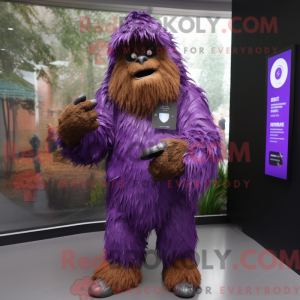 Lilla Sasquatch maskot...
