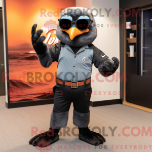 Sort Falcon maskot kostume...