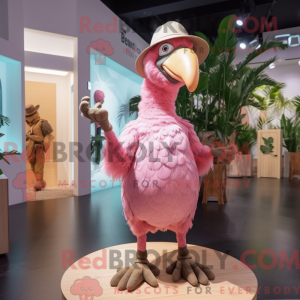 Pink Dodo Bird maskot...