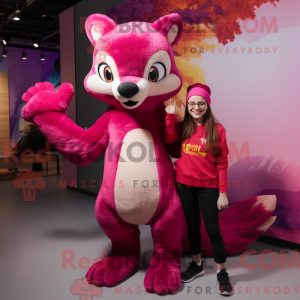 Magenta Marten maskot...