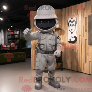 Gray Commando mascot...
