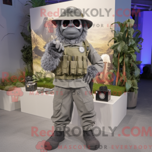 Grå Commando maskot kostume...