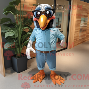 Postava maskota Peach Tucan...