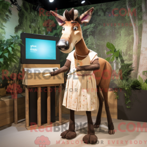 Postava maskota Tan Okapi...