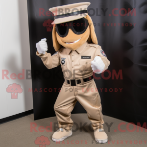 Beige Commando maskot...