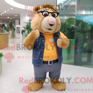 Peach Capybara maskot...