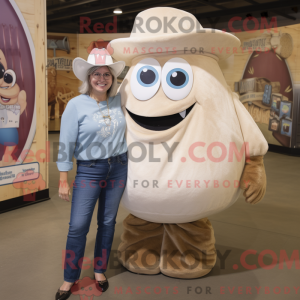 Tan Clam Chowder mascot...