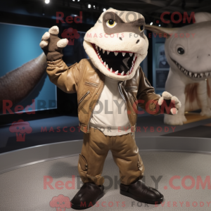 Cream Barracuda maskot...