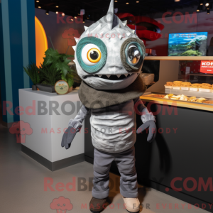 Postava maskota Grey Fish...