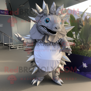 Silver Stegosaurus maskot...