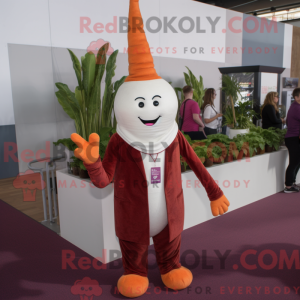 Maroon Carrot maskot...