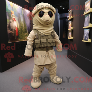 Tan Para Commando maskot...