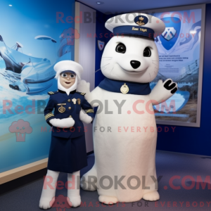 Navy Hermelin maskot...