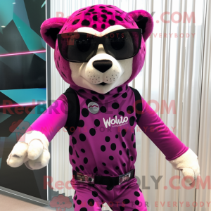 Magenta Cheetah maskot...