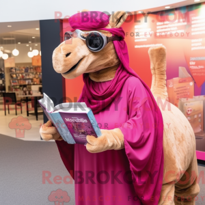 Magenta Kamel Maskottchen...