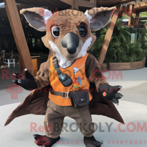 Rust Fruit Bat maskot...
