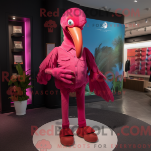 Magenta Flamingo maskot...