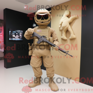 Tan Para Commando maskot...