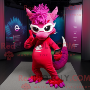 Magenta Dragon maskot...
