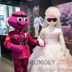 Magenta Commando maskot...