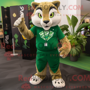 Forest Green Lynx maskot...