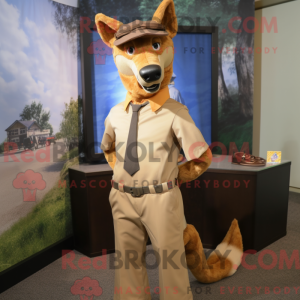 Tan Dingo maskot kostume...