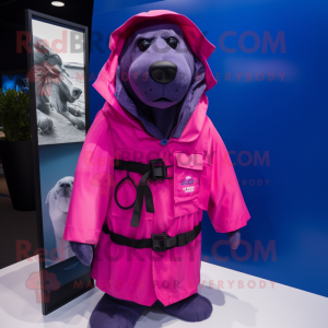 Magenta Navy Seal maskot...