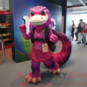 Magenta Python maskot...