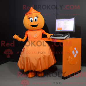 Orange Computer maskot...