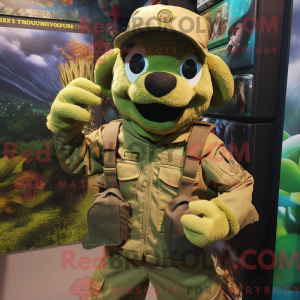 Gold Green Beret maskot...