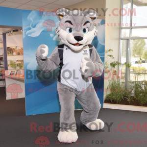 Šedá postava maskota Puma...