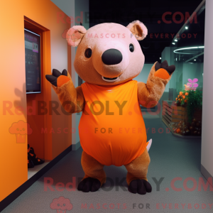 Orange Tapir Maskottchen...