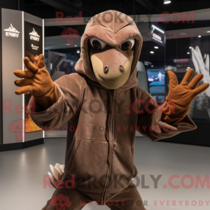 Brun Pterodactyl maskot...