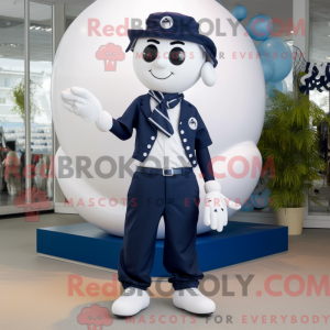 Navy golfbold maskot...