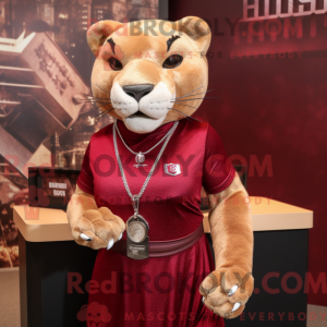 Postava maskota Maroon Puma...